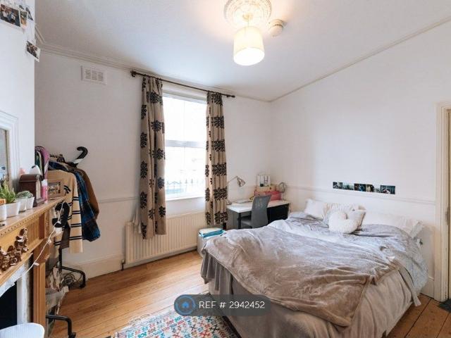 Trafalgar Street, London SE17, 4 bed semi detached house to rent, £4,073 pcm | PrimeLocation