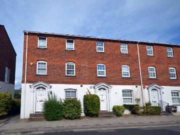Trafalgar Place, Lymington, Hampshire SO41, 4 bed semi detached house to rent, £1,700 pcm | PrimeLocation