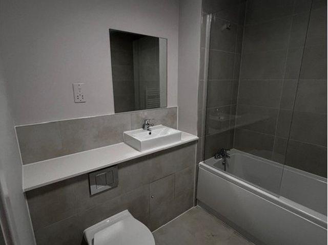 Trafford Gardens, Manchester M16, 2 bed flat to rent, £1,500 pcm | PrimeLocation