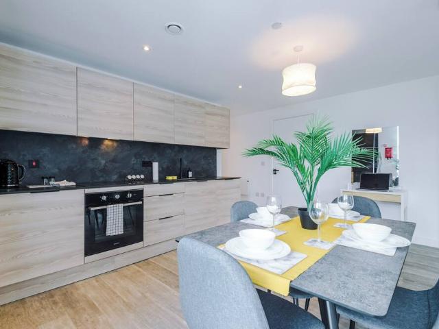 Trafford, M16 0YN, United Kingdom | 2 bed apartment for rent #147729313 | Rentberry