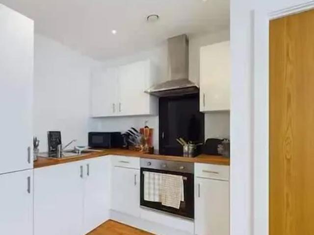 Trafford, M16 0ZL, United Kingdom | 2 bed apartment for rent #164252575 | Rentberry
