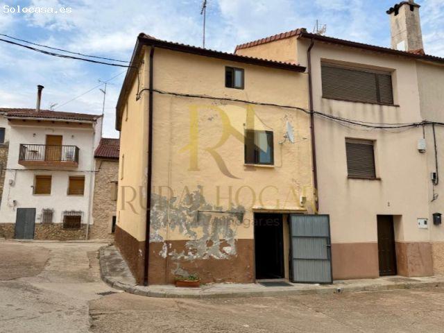 TRAID: Casa de Piedra con el Tejado NUEVO!