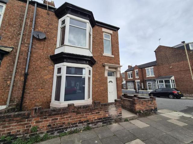Trajan Street, South Shields, NE33 3 bed flat to rent £750 pcm £173 pw