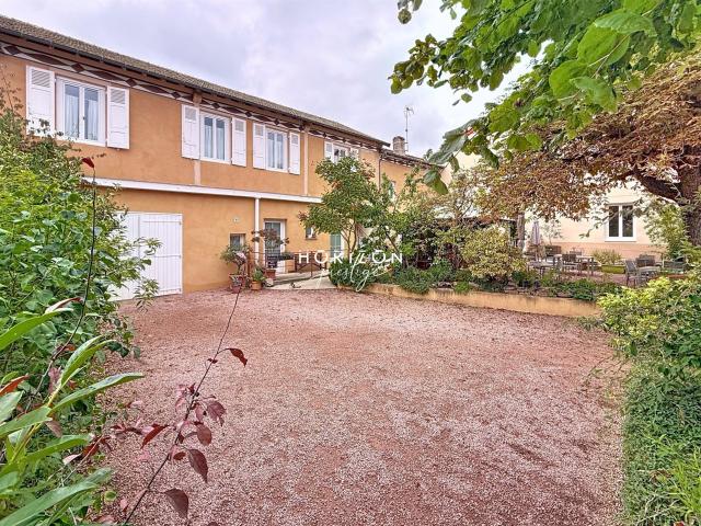Tramayes: Murs Et Cession De Fonds, ensemble immobilier git. 400m² Tramayes