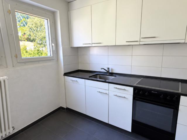 Tramelan, joli appartement rénové de 4 pièces au rez supérieur, situé dans un quartier calme