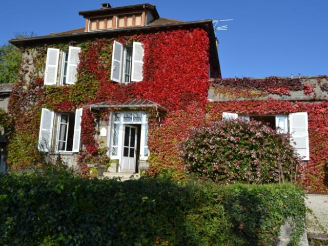 TRAMOLE, maison bourgeoise de 267 M2 et terrain de 2500m2