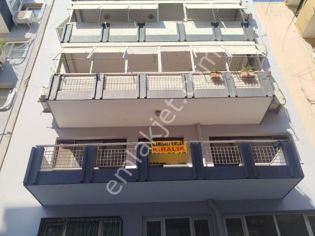 Tramway Yakını Boyalı Badanalı Kombili Ara Kat Çift Wc 3+1