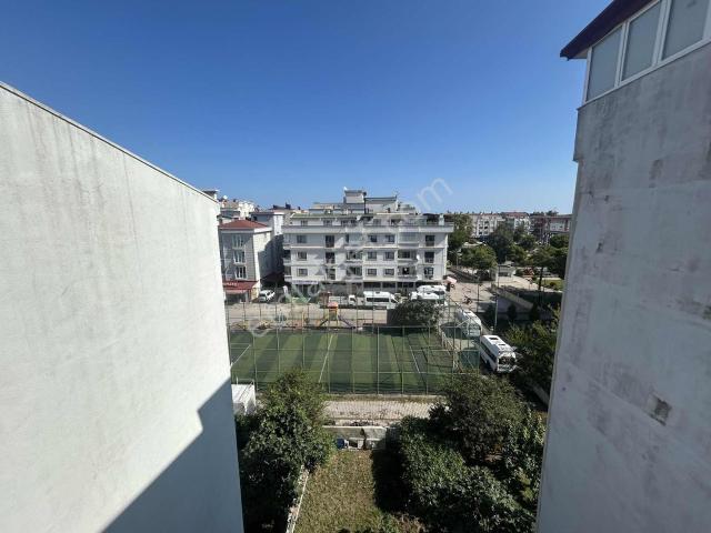Tramvayın Altında Mükemmel Konumda Kiralık 2+1 Daire