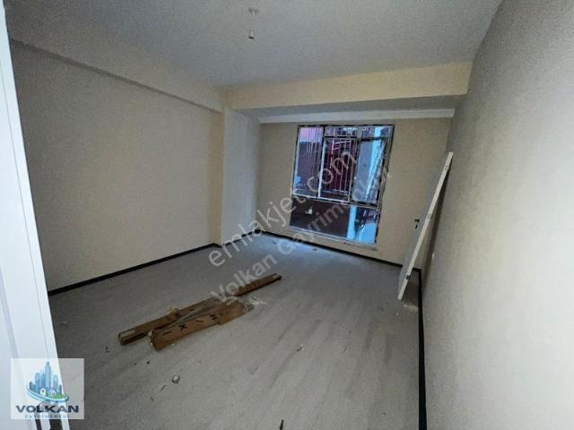 Tramvayın Dipi 50.yıl Mah 4.kat 90m2 Kiralık Daire