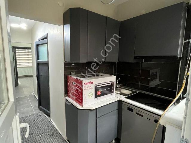 Tramvay Bir Dakika Mesafede Kiralık Yarı Bodrum Eşyalı Daire
