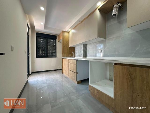TRAMVAY CADDE YAKIN İSKANLI KAT CEPHE SEÇENEKLİ 2+1 EBV BANYOLU DAİRELER