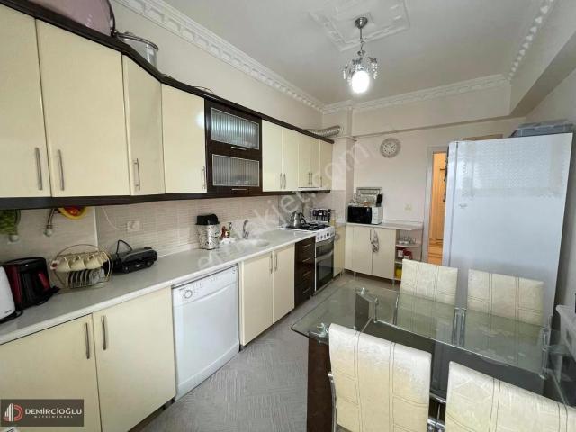 Tramvay Güzergahında *3+1/155m2* Çift Banyo Fırsat Dairesi