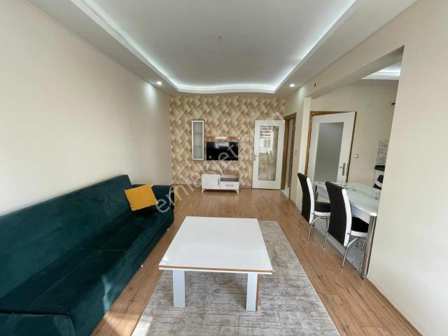 Tramvay Hattında Üniversiteye Yakın Eşyalı 2,5+1 Lüx Kiralık
