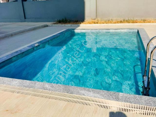 Tramvaya 50m/ Yüzme Havuzlu /çift Banyolu Lüks Kiralık Daire