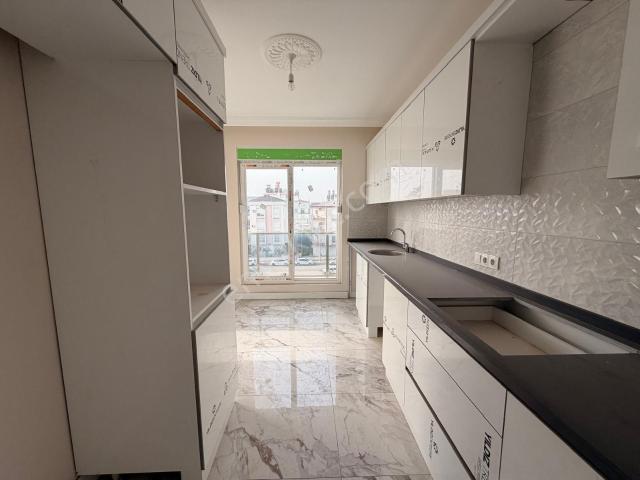 Tramvaya 150 Metre 3+1 135 M2 Asansörlü Güney Cephe