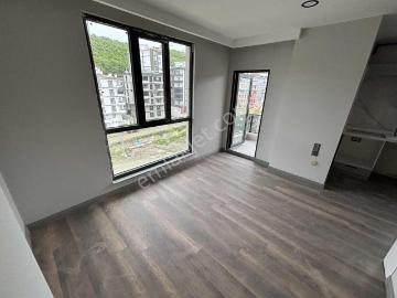 Tramvaya 350 Mt Satılık 1+1