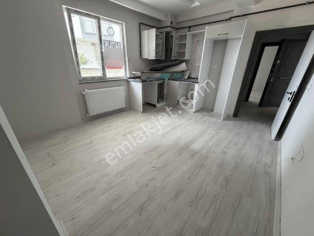 Tramvaya Ve Anayola Yakın Satılık Yatırımlık Sıfır 1+1 Daire