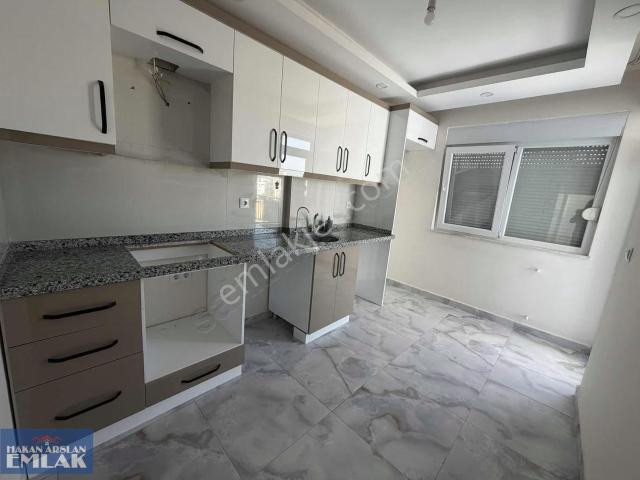 Tramvaya Yürüme Mesafesi Geniş 2+1 Kiralık Daire