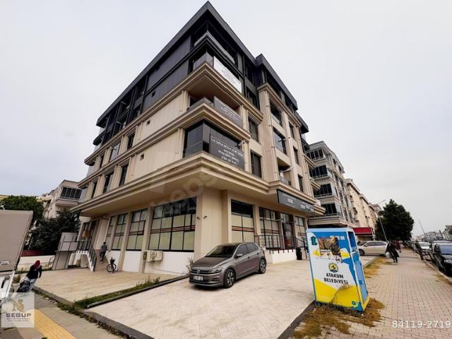 TRAMVAYA CEPHE YAŞAMOFİS VE EMİNEVİME UYGUN SATILIK 1+1 DAİRE