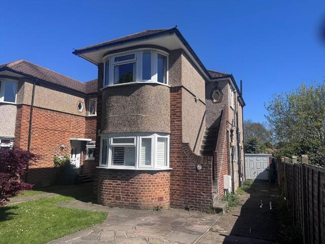 Transmere Road, Petts Wood BR5, 2 bed maisonette to rent, £1,700 pcm | PrimeLocation