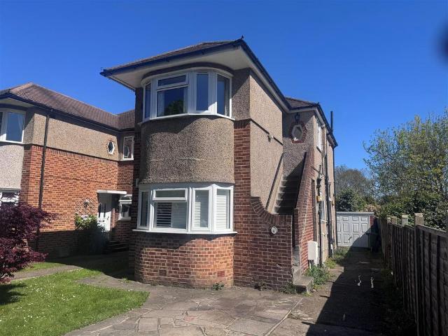 Transmere Road, Petts Wood 2 bed maisonette to rent £1,700 pcm £392 pw