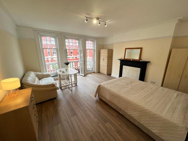 Transept Street, London NW1, 2 bed shared accommodation to rent, £1,250 pcm | PrimeLocation