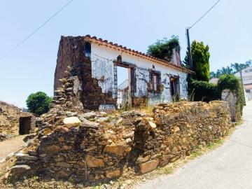 Abrantes, Cabeça Gorda, terrenos com ruínas Junto à Albufeira de Castelo do Bode