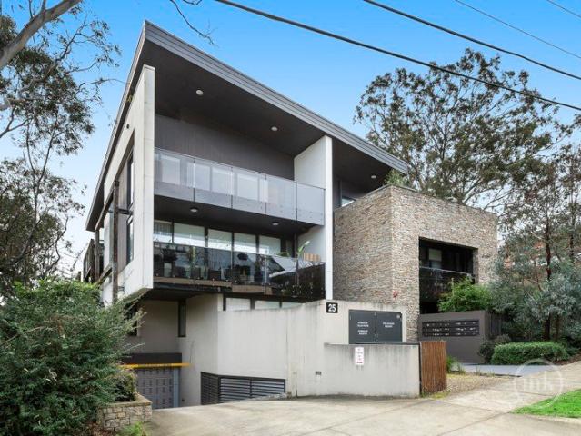 Transport, Shops and Dining within steps of your door!