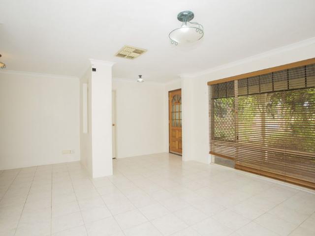 Tranquil 4 Bedroom Rental Apartment in Scenic Redcliffe Location