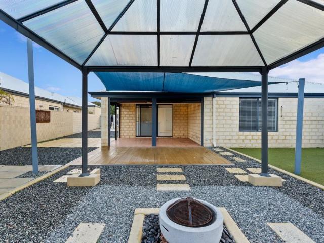 Tranquil 4x2 Family Home on Corner Block with Side Access in Sought After Mandurah Quay Estate