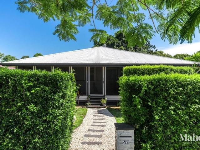 Tranquil 5 Bedroom Riverfront Homestead