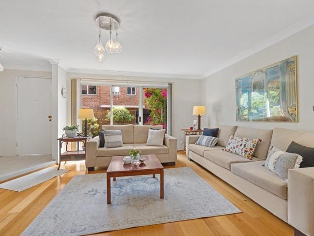 Tranquil 3 Bedroom Full Brick Townhouse Conveniently Located in the Heart of Neutral Bay