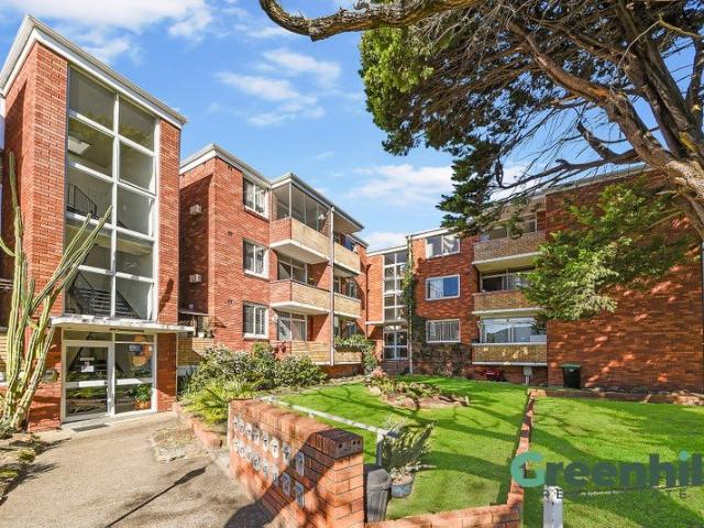 Tranquil Top Floor Living with Exceptional Lifestyle Convenience