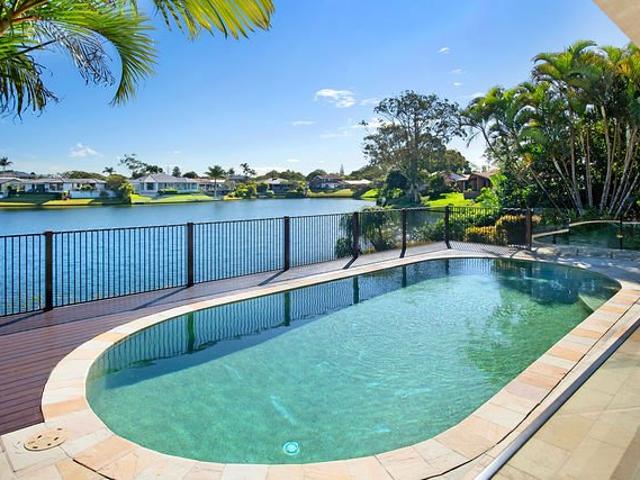 TRANQUIL WATERFRONT LIVING