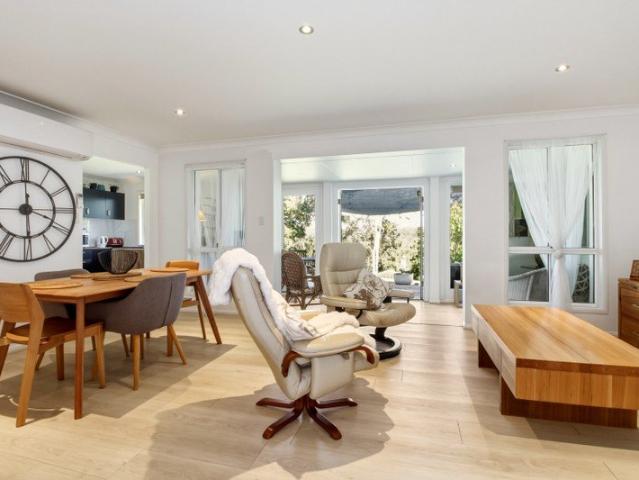 Tranquil & Private Waterfront Retreat with Space, Style & Island Charm.