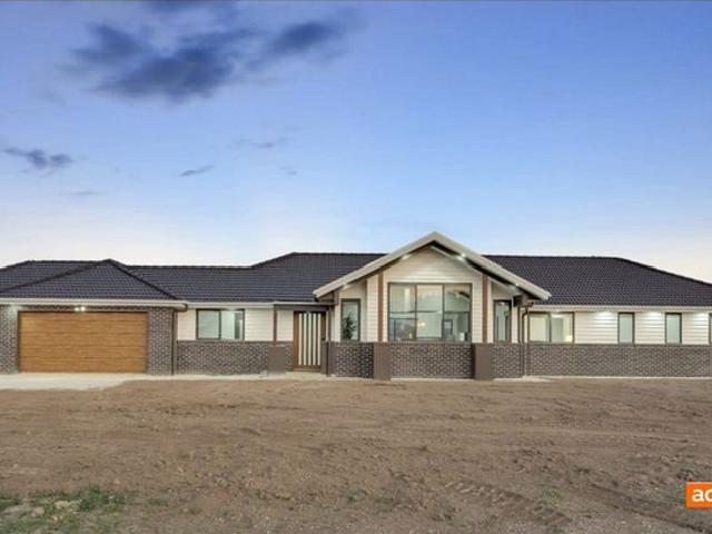 Tranquil Acreage Lifestyle