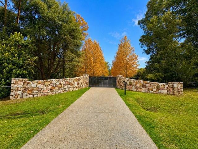 Acreage living minutes to Noosa