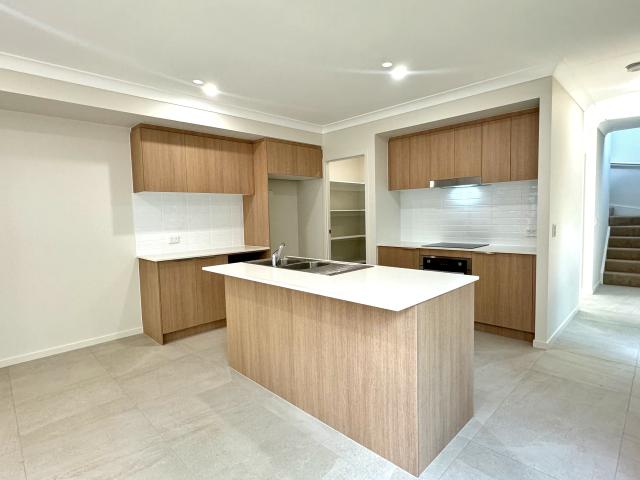 Tranquil Buderim Townhouse