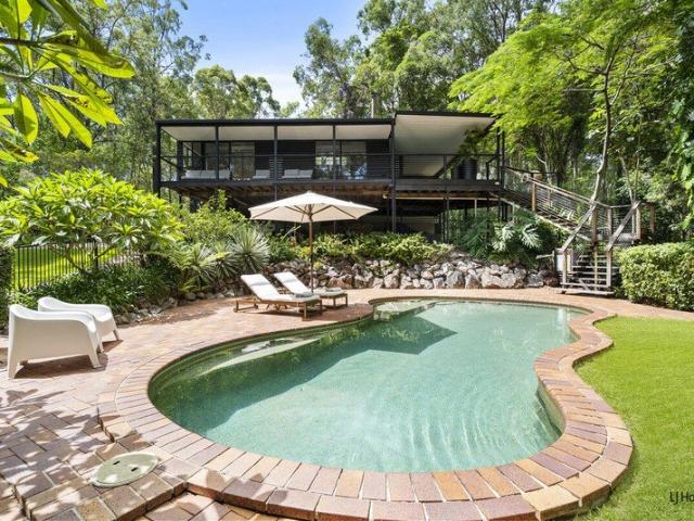 Tranquil Bushland Retreat In Quiet Location 5 Bedrooms & Pool Furnished