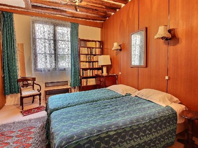 Tranquil Charm in the Heart of the Latin Quarter