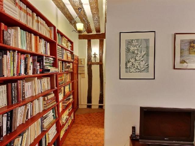 Tranquil Charm in the Heart of the Latin Quarter, Paris Amsterdam Apartments for Rent