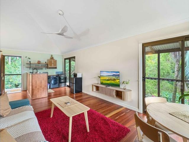 Tranquil Coastal Living 2 Bedroom Fully Furnished Retreat