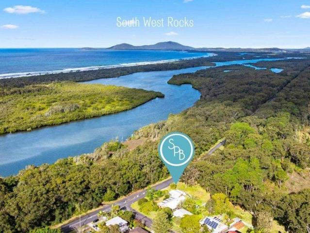 Tranquil Coastal Living with River Views and Nature at Your Doorstep