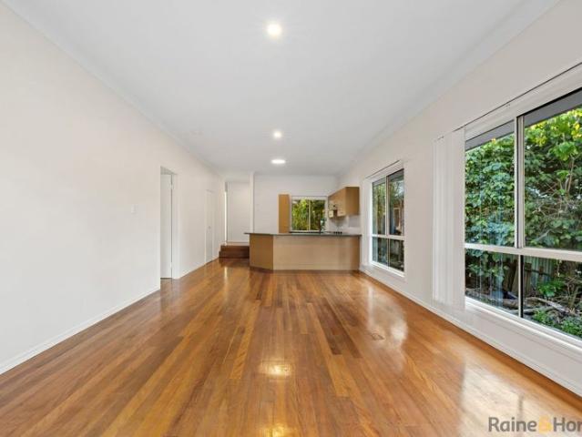Tranquil Coastal Living Backing onto Nature Reserve