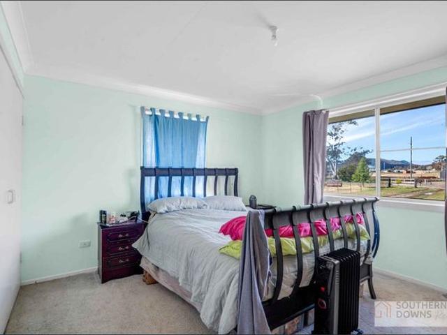 TRANQUIL COUNTRY LIVING – 3 BEDROOM BRICK HOME WITH MOUNTAIN VIEWS |n MARYVALE, QLD