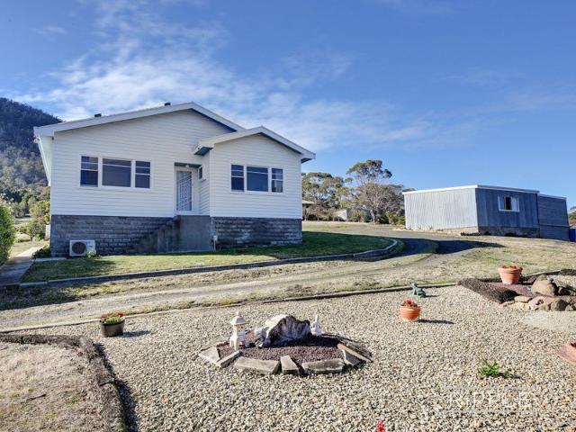 Tranquil family home in prime location