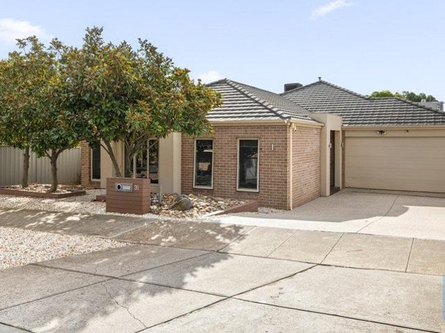Tranquil Family Living Beside Beautiful Parklands