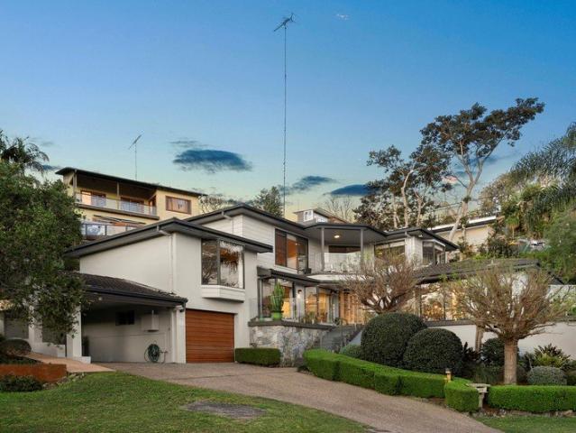 Tranquil Family Retreat with Captivating Water Views