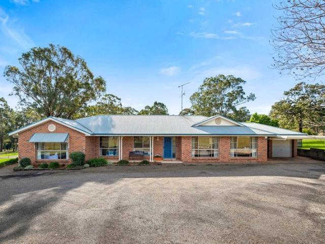 Tranquil Five Acre Lifestyle Retreat with Modern Family Comforts