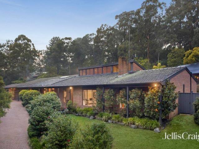Tranquil high side entertainer with idyllic family lifestyle